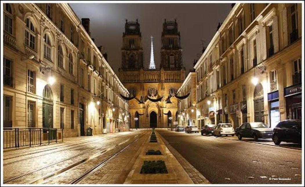 Apartamento Duplex de charme Orléans hypercentre Cathédrale avec parking et wifi Exterior foto